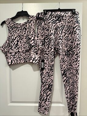 Tail Active Pink & Black Animal Print High-Waist Leggings and Cropped Tank Set